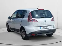 Usado Renault Scénic Expression 105 CV (77 kW) 2009 Blanco Monovolumen