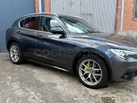 Usado Alfa Romeo Stelvio Ti 210 CV (154 kW) 2021 Gris / plata SUV