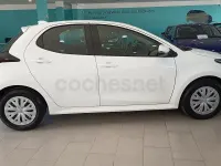 Usado Toyota Yaris Business Edition 69 CV (50 kW) 2022 Blanco Utilitario
