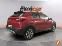 Usado Kia Stonic 100 CV (73 kW) 2024 Rojo SUV