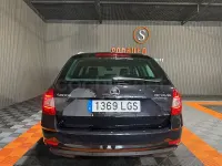 Usado Skoda Octavia Style 150 CV (110 kW) 2020 Negro Familiar