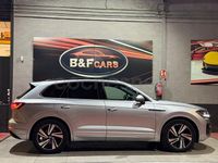 Usado VW Touareg R-line 231 CV (169 kW) 2021 Gris / plata SUV