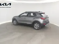 Usado Kia Stonic 100 CV (73 kW) 2024 Gris SUV