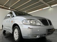 Usado Ssangyong (KGM) Rodius Limited 165 CV (121 kW) 2011 Gris / plata Monovolumen