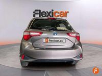 Usado Toyota Yaris Hybrid Active 99 CV (72 kW) 2022 Marrón Utilitario