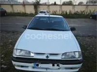 Usado Renault R9 93 CV (68 kW) 1995 Blanco Berlina