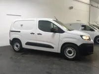 Usado Citroën e-Berlingo 102 CV (75 kW) 2022 Blanco Monovolumen