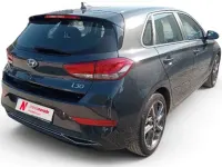 Usado Hyundai i30 110 CV (80 kW) 2022 Gris