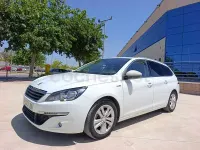Usado Peugeot 308 SW Access 110 CV (80 kW) 2015 Blanco Familiar