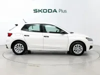 Usado Skoda Fabia Essence 80 CV (58 kW) 2024 Blanco Utilitario