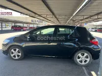 Usado Toyota Auris Active 90 CV (66 kW) 2012 Negro Berlina
