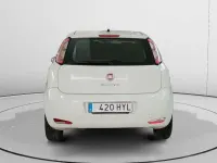Usado Fiat Punto Pop 75 CV (55 kW) 2014 Blanco Utilitario