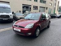 Usado Ford Fiesta Ambiente 70 CV (51 kW) 2003 Granate Utilitario