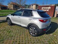 Usado Kia Stonic 120 CV (88 kW) 2019 Gris / plata SUV