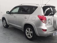 Usado Toyota RAV4 Premium 177 CV (130 kW) 2006 Gris / plata SUV
