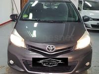 Usado Toyota Yaris Active 90 CV (66 kW) 2012 Gris / plata Utilitario
