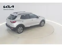 Usado Kia Stonic 101 CV (74 kW) 2024 Gris plata SUV
