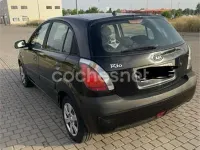 Usado Kia Rio EX 97 CV (71 kW) 2005 Negro Berlina