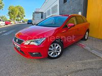 Usado Seat Leon Style 115 CV (84 kW) 2017 Rojo Familiar