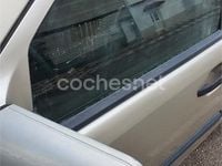 Usado Mercedes E200 75 CV (55 kW) 1993 Beige Familiar