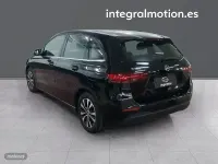 Usado Mercedes B180 136 CV (100 kW) 2023 Negro Monovolumen