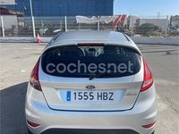 Usado Ford Fiesta Trend 82 CV (60 kW) 2011 Gris / plata Utilitario