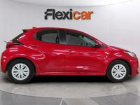 Usado Toyota Yaris Hybrid Active 116 CV (85 kW) 2023 Rojo Berlina