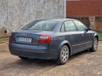 Usado Audi A4 130 CV (95 kW) 2002 Gris / plata Berlina