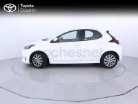 Usado Toyota Yaris Hybrid Active 116 CV (85 kW) 2022 Blanco Berlina