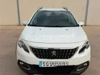 Usado Peugeot 2008 Allure 120 CV (88 kW) 2017 Blanco SUV