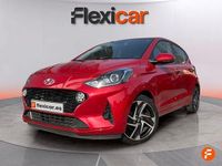 Usado Hyundai i10 67 CV (49 kW) 2022 Rojo Utilitario
