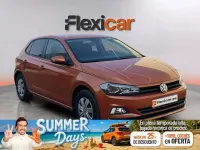 Usado VW Polo Advance 75 CV (55 kW) 2018 Naranja Utilitario
