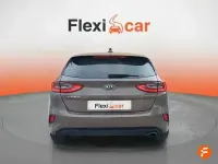Usado Kia Ceed 140 CV (102 kW) 2019 Marrón Utilitario