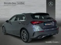 Usado Mercedes A180 AMG line 116 CV (85 kW) 2024 Gris montaña Utilitario