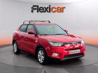 Usado Ssangyong (KGM) Tivoli Limited 116 CV (85 kW) 2017 Rojo SUV