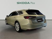 Usado Skoda Superb LAURIN & KLEMENT 150 CV (110 kW) 2024 Amarillo Familiar