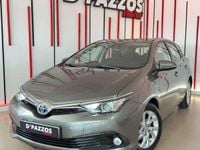 Usado Toyota Auris Hybrid Business Edition 136 CV (100 kW) 2017 Beige Utilitario