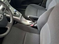 Usado Toyota Auris Hybrid 101 CV (74 kW) 2011 Blanco Utilitario