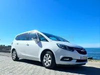 Usado Opel Zafira Family 134 CV (98 kW) 2018 Blanco Monovolumen