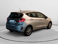Usado Ford Fiesta Trend+ 86 CV (63 kW) 2018 Gris Utilitario