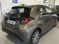 Usado Toyota Yaris Hybrid Style 116 CV (85 kW) 2024 Marrón Berlina