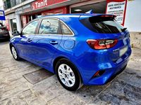 Usado Kia Ceed 101 CV (74 kW) 2022 Azul Utilitario
