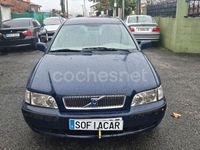 Usado Volvo V40 109 CV (80 kW) 2001 Azul Familiar