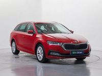 Usado Skoda Octavia Selection 110 CV (80 kW) 2023 Rojo Familiar