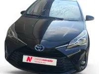 Usado Toyota Yaris Hybrid Active 73 CV (53 kW) 2019 Negro