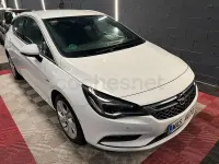 Usado Opel Astra Dynamic 136 CV (100 kW) 2016 Blanco Berlina