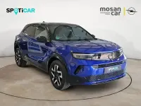 Usado Opel Mokka 136 CV (100 kW) 2025 Azul kolibri/negro SUV