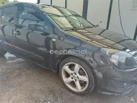 Usado Opel Astra Sport 100 CV (73 kW) 2007 Negro Berlina