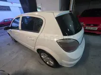 Usado Opel Astra Cosmo 100 CV (73 kW) 2008 Blanco Berlina