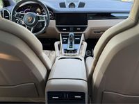 Usado Porsche Cayenne 462 CV (339 kW) 2022 Gris / plata SUV